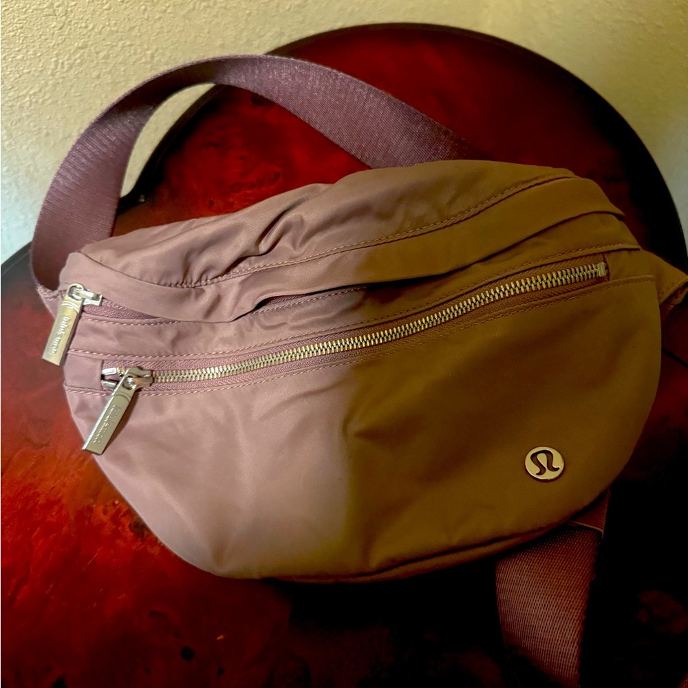 Lululemon belt bag